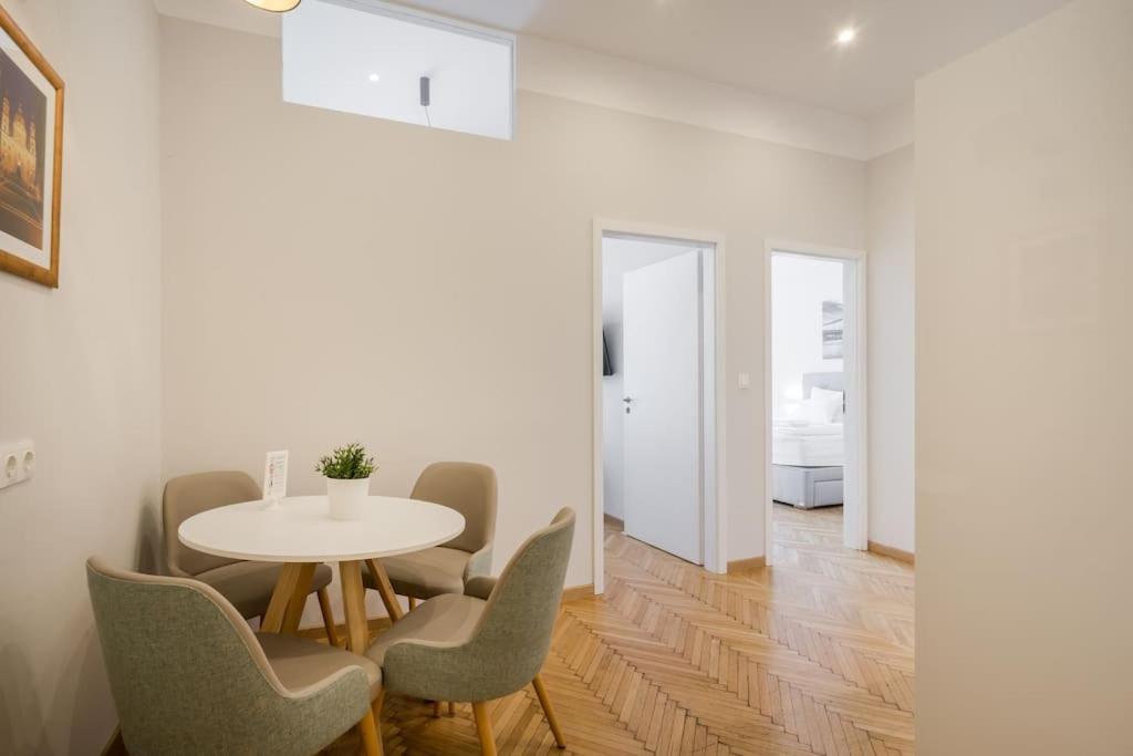 Klauzal City Garden Apartments - 2-Bedroom K34 Budapest Kültér fotó